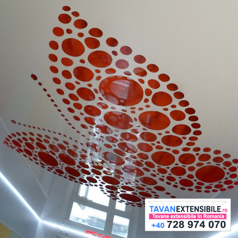Tavan extensibil cu perforație 3D în living — Ștefănești