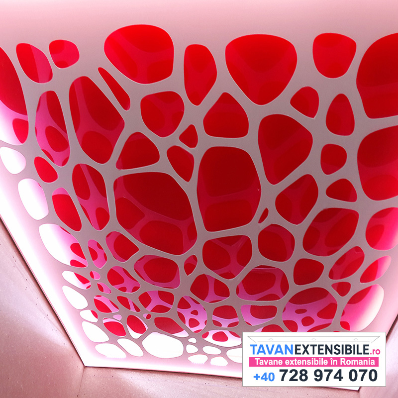 Tavan extensibil cu perforație 3D — living